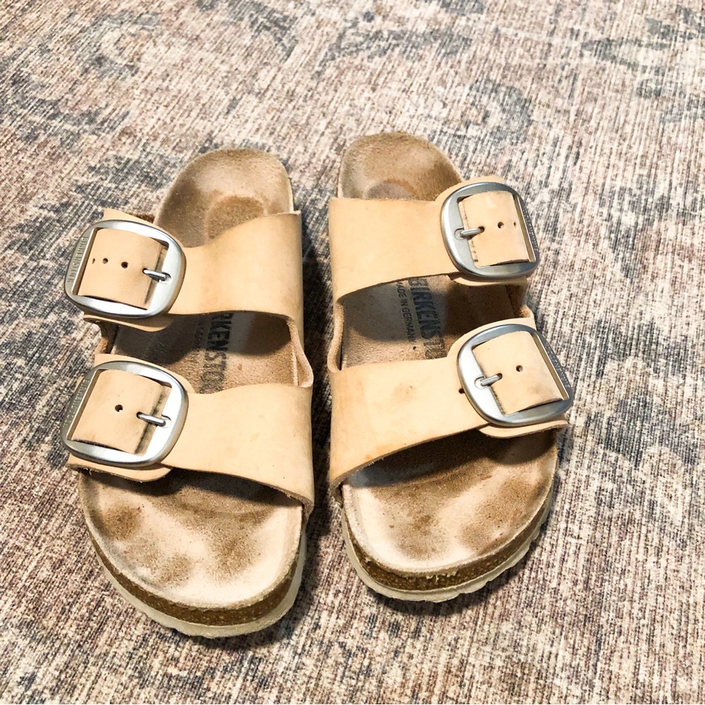 Women’s Birkenstock Arizona big buckle slide, size EU 37